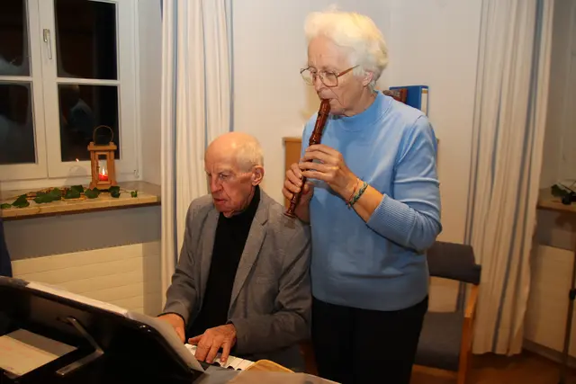 Hans und Elisabeth Hofbauer begleiteten die Lesung in Mattsee.