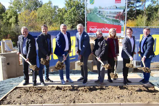 Vertreter von Oberwarter Siedlungsgenossenschaft, Gemeinde und Baufirmen gaben den Startschuss für die neuen Reihenhäuser am Oberen Gemeindeberg. | Foto: Martin Wurglits