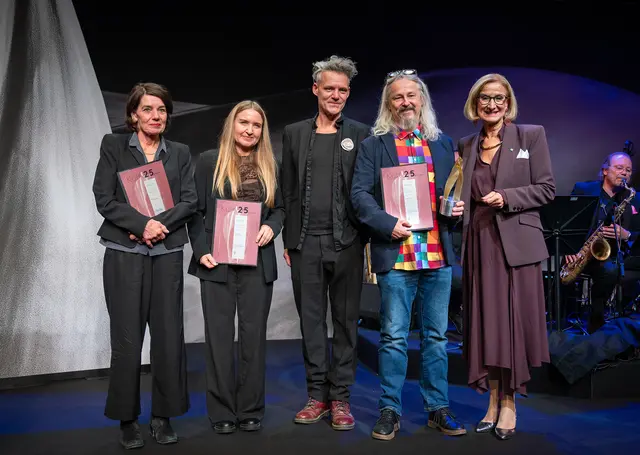 Landeshauptfrau Johanna Mikl-Leitner (re.) mit den Preisträgerinnen und Preisträgern „Volkskultur und Kulturinitiativen“: Brigitta Schmidt-Lauber (Anerkennungspreis), Christiane Atzmüller  und Gilbert Handler vom Kunst- und Kulturverein Von Kopf bis Fuß (Anerkennungspreis) und Herbert Höpfl (Würdigungspreis). | Foto: NLK Pfeffer