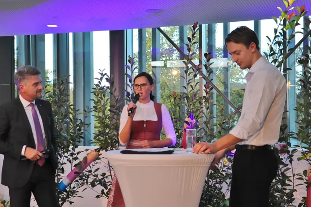 Lorenz Brunner (re) im Gespräch mit Bernhard Christian und Sabine Mausser | Foto: Edith Ertl