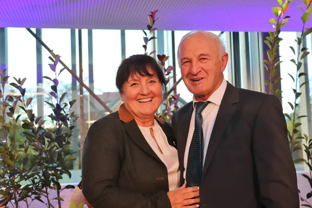 LH-Stv. Manuela Khom und Bgm. a.D. Ehrenbürger Franz Höfer | Foto: Edith Ertl