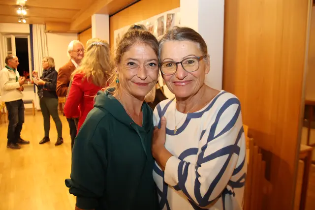 Irina und Christine betreuten den Büchertisch.