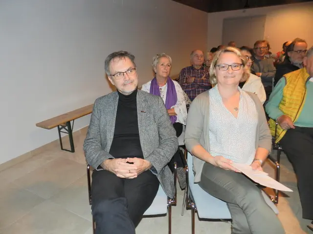 Markus Fürst und Bürgermeisterin Irmgard Schibich eröffneten die Topothek
 | Foto: Heribert Punz