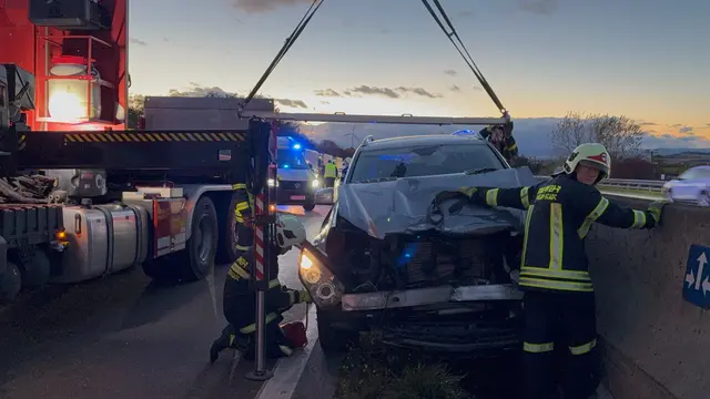 Bei dem Unfall auf der A1 kollidierten sieben Fahrzeuge. | Foto: Doku NÖ