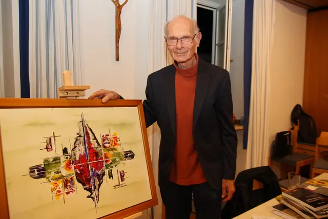 Günther Pointinger freute sich über das Kunstwerk von Reichl.