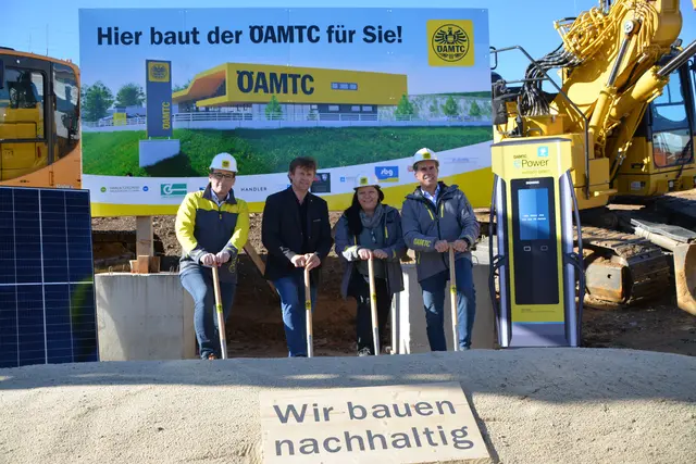 Jakob Pflegerl, ÖAMTC Direktor Operations für Wien, Niederösterreich und das Burgenland, Johann Heisz, Bürgermeister Oberpullendorf, Alexandra Weidl, Leiterin der ÖAMTC Bauabteilung, Oliver Krupitza, ÖAMTC Landesdirektor für Wien, Niederösterreich und das Burgenland | Foto: Rosenberger Victoria