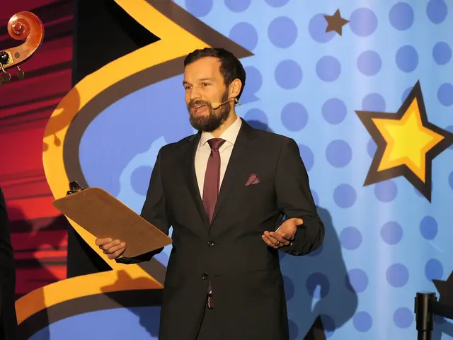 Durch das Programm führte Thomas Strauss, Nachkomme der berühmten Strauss-Dynastie | Foto: Gerlinde Siebenhandl