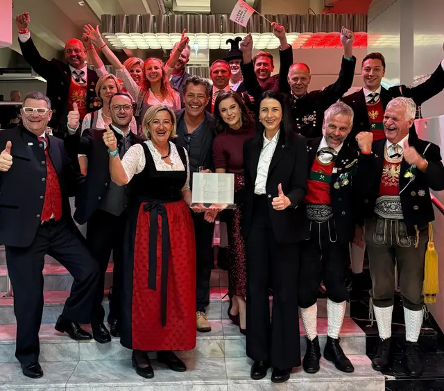 Eine große Delegation aus Schwaz war nach Wien gereist und konnte sich am Ende über Silber freuen. | Foto: Silberregion Karwendel