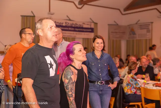 Alexander und Nicole gehörten zu den "Mitsängern und Mitklatschern". | Foto: www.cine-motion.at / Ivanek