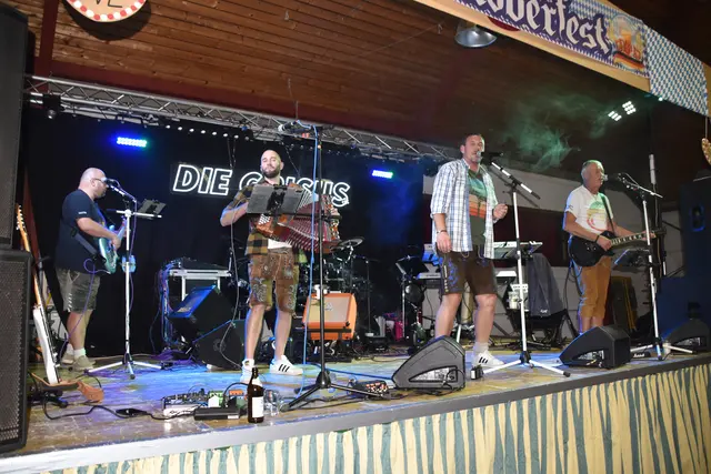 Die Grisus machten Stimmung beim Oktoberfest. | Foto: Michael Strini