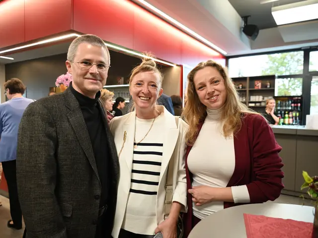 Kamila und Michael Wagner mit Tetiana Perepelytsch | Foto: Gerlinde Siebenhandl