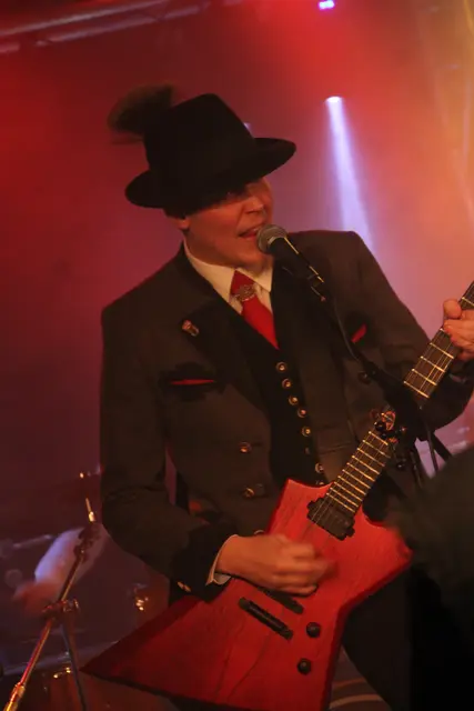 Steireranzug trifft auf Heavy Metal Klänge, die Band "Grimming". | Foto: Josef Hofmüller