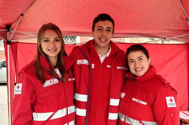 Das Rote Kreuz durfte auch nicht fehlen. Johanna Böck. Tobias Waxenegger Julia Böck. | Foto: Christian Nowotny