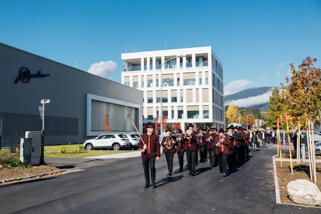 Bei der Eröffnung vor Ort: Die EMV Stadtkapelle Villach | Foto: Marcher