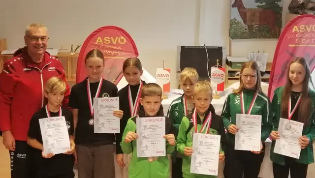 Mannschaft Pabneukirchen Jugend (rechts) Rang 2. 
Helene HEILMANN
Anika PRANDSTÄTTER
Jan LUFTENSTEINER | Foto: Schützenverein Pabneukirchen
