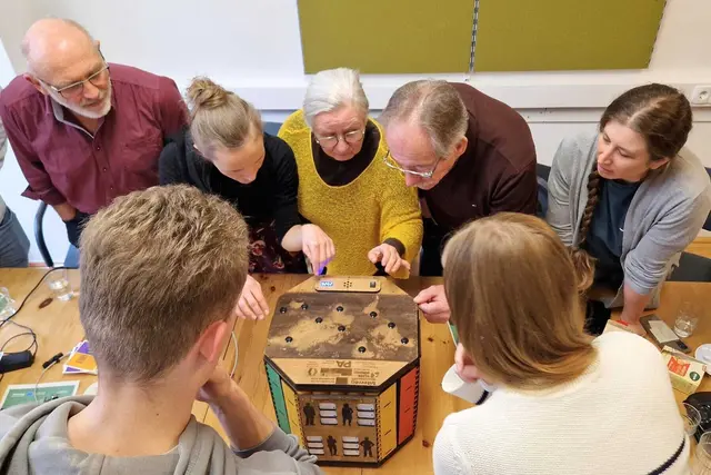 Klima-Escape-Box: Die Teilnehmerinnen und Teilnehmer müssen gemeinsam knifflige Rätsel lösen. | Foto: Gemeinde Wernberg