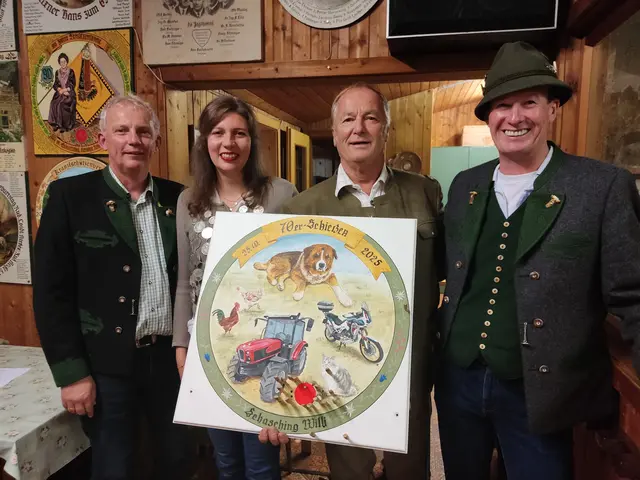 Oberschützenmeister Günter Kaube, Katharina Feichtinger, Willi Schasching und Gerold Barth. | Foto: Kranzlschützenverein Ebensee
