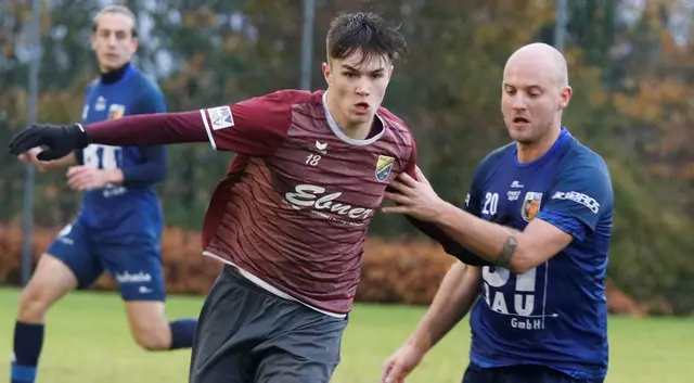 Die Ex-Wartberger Justin Himmelbauer (Schönau, l.) und Florian Dollhäubl (Tragwein, r.) im Duell. | Foto: MeinBezirk