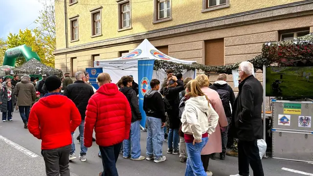 Reges Besucherinteresse beim VÖP Infozelt | Foto: VÖP Tirol