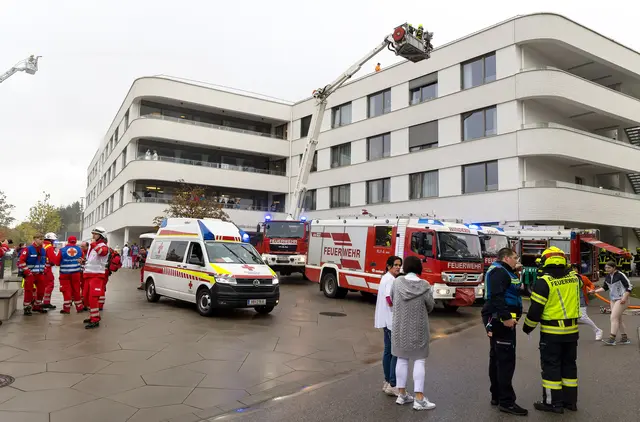 In einer groß angelegten Evakuierungsübung im Alten- und Pflegeheim Bertha von Suttner-Haus wurde der Ernstfall geprobt


