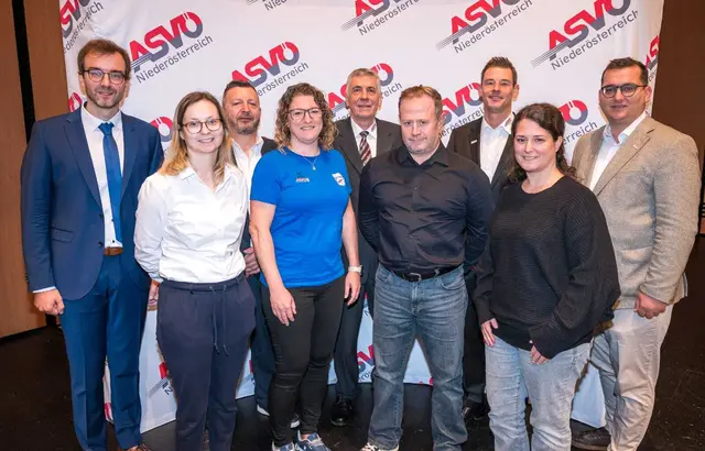 Der neu gewählte Vorstand: Präsident Conrad Miller, Vorstandsvorsitzender Stellvertreterin Anna Haindl, Vorstandsmitglied Michael Steiner, Vorstandsmitglied Beate Fasching, Vorstandsvorsitzender Manfred Römer, Vorstandsmitglied Helmut Nagl, Vorstandsmitglied Alexander Harbich, Rechnungsprüferin Martina Unterleithner, Vorstandsmitglied Fidan Limani (v.l.) | Foto: ASVÖ-NÖ