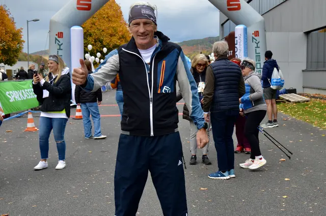 Willibald Fuchs, ehemaliger Bürgermeister aus Kirchberg am Wechsel, lief den Halbmarathon in einer Zeit von 1:45:07 | Foto: Elisabeth Peinsipp 