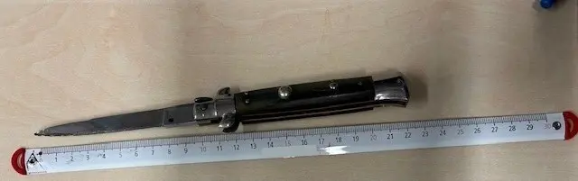 Die Polizei konnte beim Tatverdächtigen ein Messer sicherstellen. | Foto:  LPD Wien
