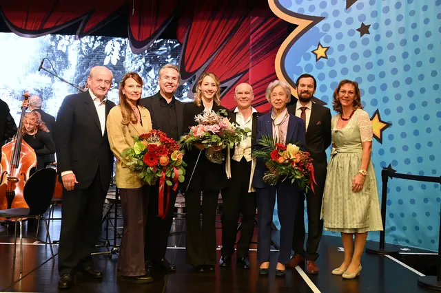 Präsident Verein der Freunde der Herbsttage Blindenmarkt Rainer Kubicki (Creditreform) Festspielintendant Michael Garschall, Dirigentin Andrea Götsch, Kunstpfeifer Stefan Fleischhacker, Ehrenpräsidentin Hilde Umdasch (Umdaschgroup) Moderator Thomas Strauss und Vizebürgermeisterin Anita Pitzl | Foto: Gerlinde Siebenhandl
