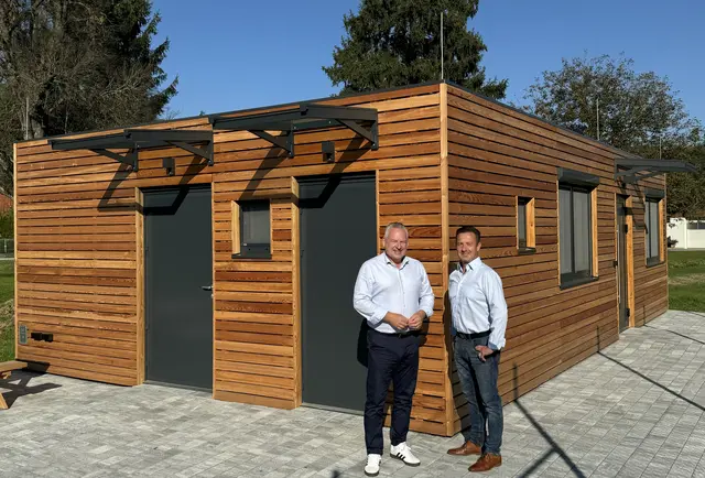 Das gemeindeübergreifende neue Kommunikationszentrum eröffneten im letzten Jahr die beiden Bürgermeister Jürgen Schabhüttl (Inzenhof, links) und Ernst Simitz (Tschanigraben). | Foto: Gemeinde Inzenhof