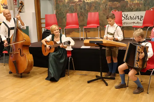 Die Familienmusik Sommer agierte als Vorgruppe | Foto: Gerhard Langmann