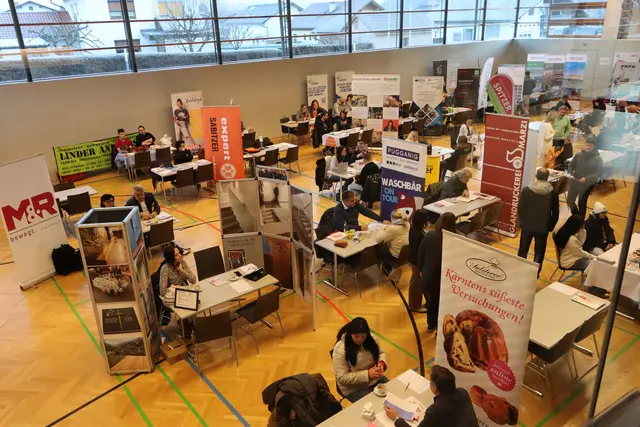 Beim Lehrlingscasting haben die angehenden Fachkräfte die Gelegenheit mit ihren künftigen Chefs direkt in Kontakt zu treten. | Foto: Manfred J. Schusser