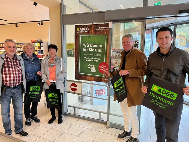 Von links: Josef Haumann, Gemeinderätin Marianne Hadrbolec, Anna Zauner, Bgm. Karl Huber und Vize-Bgm. Emanuel Stefely. | Foto: Team Bgm Karl Huber