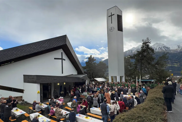 Das 50-jährige Bestehen des markanten Gotteshauses wurde groß gefeiert. | Foto: MG Telfs/Dietrich