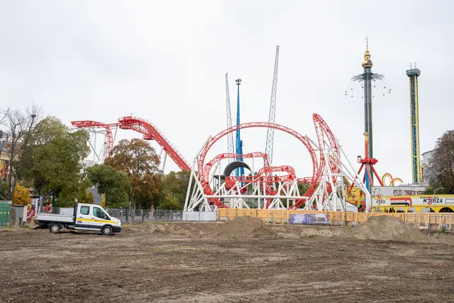 Bis Ende 2027 soll hier die neue Spielstätte für Musicals und Co. entstehen.  | Foto: Valentina Marinelić/MeinBezirk