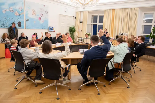 Bei der zweiten Auflage der Langen Nacht der Demokratie besuchten rund 1.000 Bürgerinnen und Bürger das Schloss Mirabell  | Foto: Stadt Salzburg/Rocio Escabosa