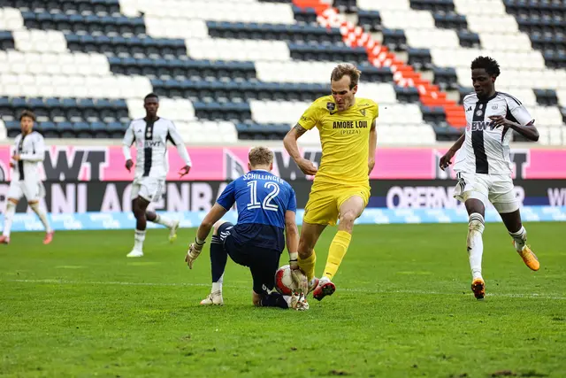 Gegen die Starkicker aus Voitsberg – hier Ex-BW Linz Stürmer Fabian Schubert – sollte es für die aufstrebenden LASK-Kicker nicht reichen. | Foto: Reischl