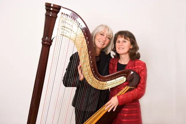 Erika Pluhar und Harfenistin Monika Stadler sind in Grünbach zu Gast. | Foto: Evelin Frerk