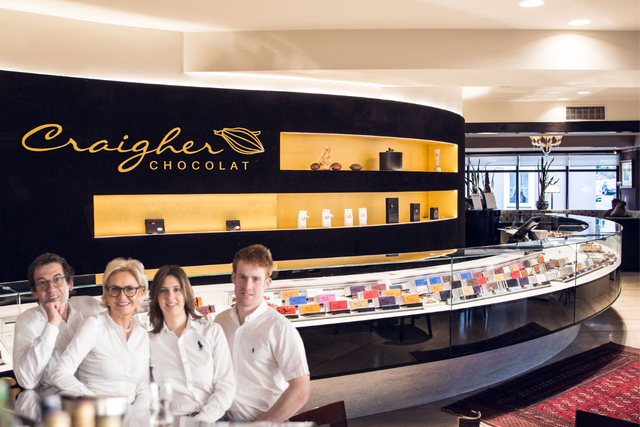 Das erfolgreiche Craigher Familienunternehmen mit 
Dieter, Barbara, Hanna und Dominikus Craigher will das Sortiment – insbesondere im Bereich Wildkakao und Spezialschokoladen – weiterentwickeln und zudem die Zusammenarbeit mit regionalen Produzenten ausbauen. | Foto: Elias Jerusalem