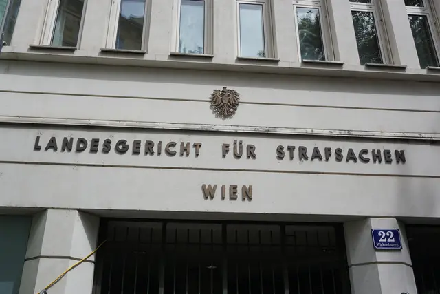 72-Jähriger im Dezember 2024 tot in seiner Wohnung aufgefunden: Am Montag musste sich ein 39-Jähriger wegen Mordes vor Gericht verantworten. | Foto: Ronja Reidinger