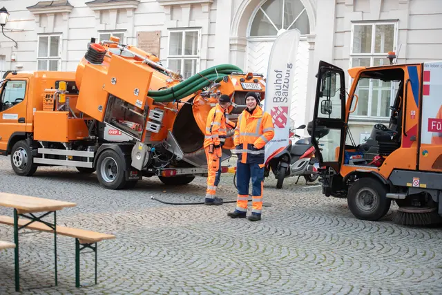 Auch viele Abteilungen und Dienststellen des Magistrats präsentierten sich an diesem Tag und gaben Einblicke in ihre Arbeit – von Klimaschutz und Stadtservice über Abfallwirtschaft, Passamt und Feuerwehr bis hin zum Stadtarchiv und zur Seniorenberatung. | Foto: Stadt Salzburg/Rocio Escabosa