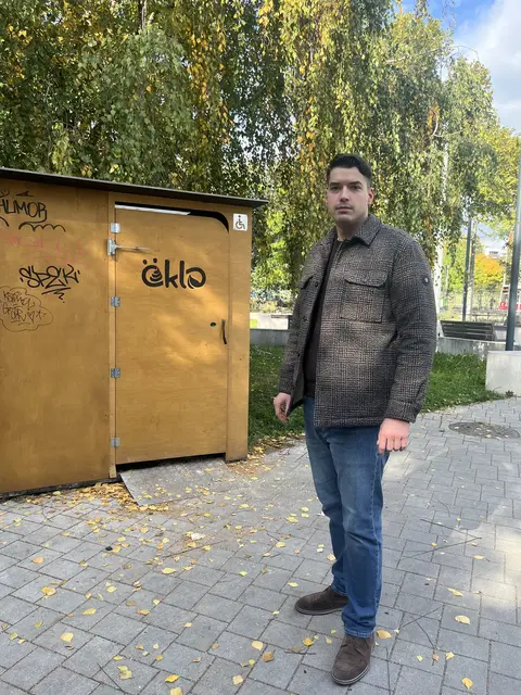 Kollege von Patzer, Robert Stjepanovic, ist ebenso Bezirksrat der FPÖ. Er war vor Ort, um sich ein Bild von der Situation zu machen.  | Foto: FPÖ Penzing