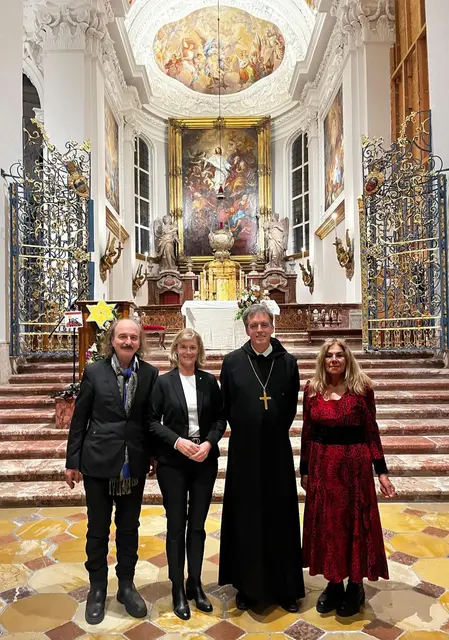 Rainer König-Hollerwöger, Landtagsabgeordnete Doris Staudinger, Abt Bernhard Enzerstorfer, Brigitte Kirchmaier (v.li.).
 | Foto: IPS-WIEN