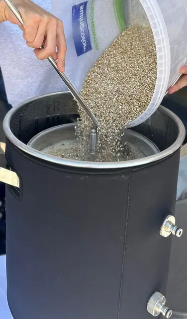 Der Brauprozess ist mit viel Aufwand und einem Auge fürs Detail verbunden.  | Foto: s´kemater bier