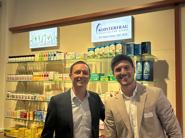 Ein wichtiger Teil ist die realistisch gestaltete Schauapotheke, in der Abläufe und der Umgang mit digitalen Verfahren simuliert werden können. | Foto: MeinBezirk