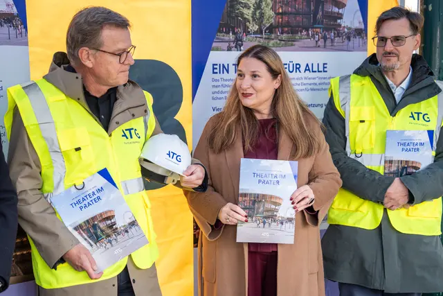 Wirtschaftsstadträtin Barbara Novak (M., SPÖ) verspricht sich viel von dem neuen Theater im Prater.  | Foto: Valentina Marinelić/MeinBezirk