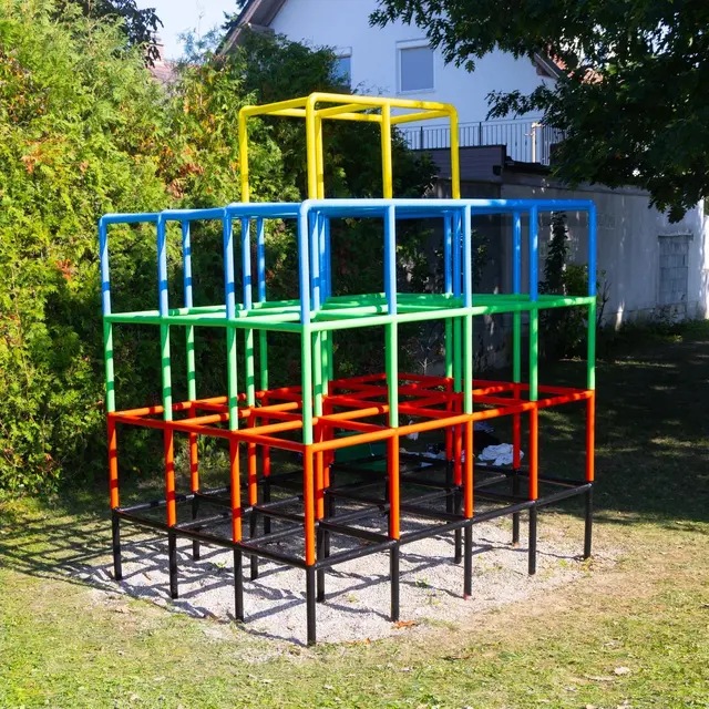 Gelbe gibts in St. Georgen noch nicht, aber die Farben aller Gemeinderatsfraktionen harmonieren jedenfalls bestens nach getaner Malerarbeit. | Foto: ÖVP St. Georgen/Gusen