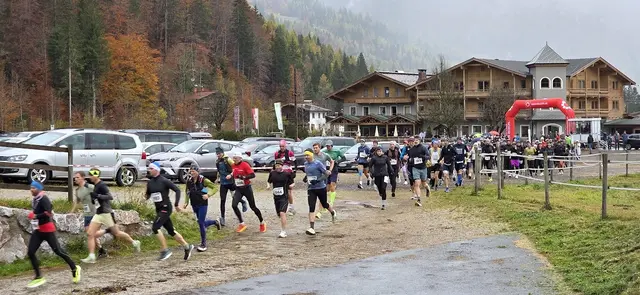 Der Start zum Halbmarathon erfolgte heuer beim Strasserwirt. | Foto: Pillerseetalbiker