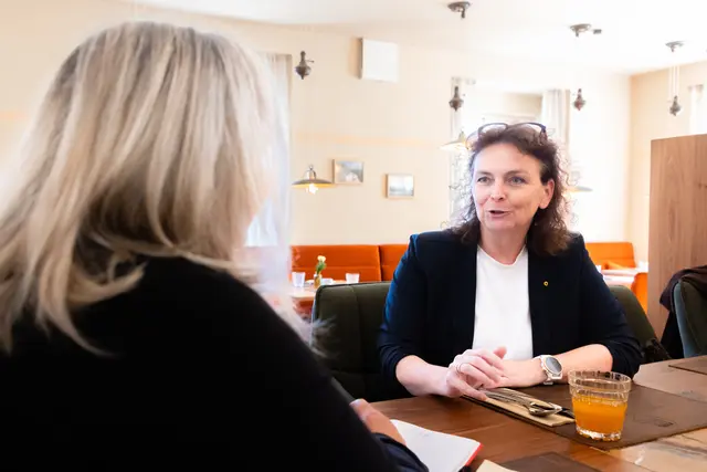 Seit über zwei Jahren ist Bettina Schifko Geschäftsführerin des Odilien Instituts. Im Business Lunch erzählt MeinBezirk-Redakteurin Martina Maros-Goller über den Tätigkeitsbereich der Einrichtung. | Foto: Konstantinov