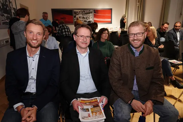 Selbstverständlich waren auch Experten rund um rechtliche und finanzielle Fragen dabei. | Foto: Michael Blinzer