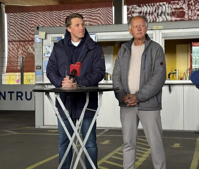 SKN-Geschäftsführer Matthias Gebauer und SKN Caterer Wolfgang Wutzl freuen sich auf das Spiel am Mittwoch. | Foto: Tanja Handlfinger